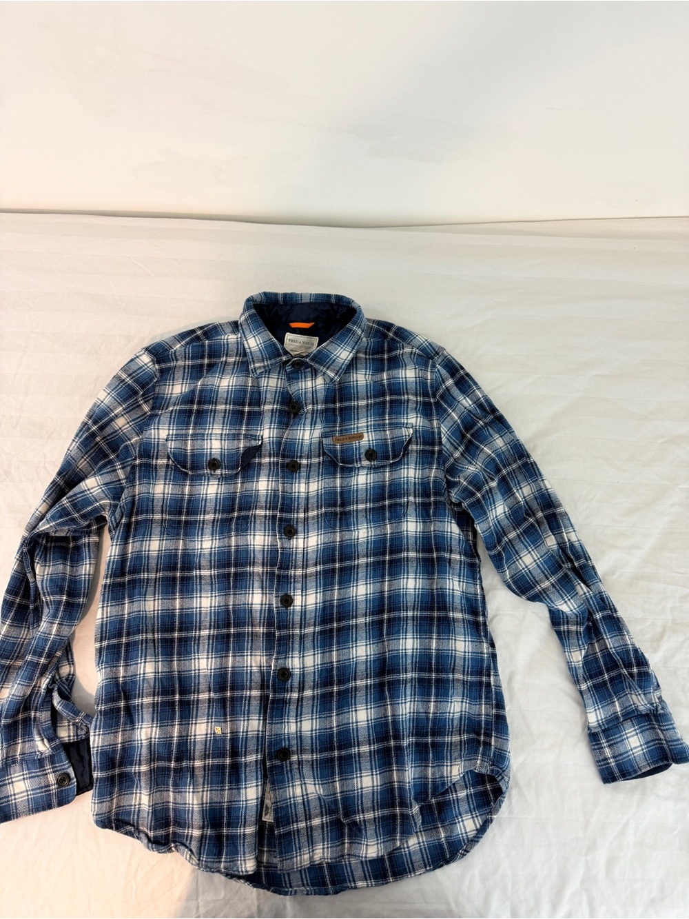 Field & Stream men’s blue and white plaid Gorpcore flannel shirt. M